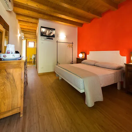 Bed & Breakfast La Rubiana 4*