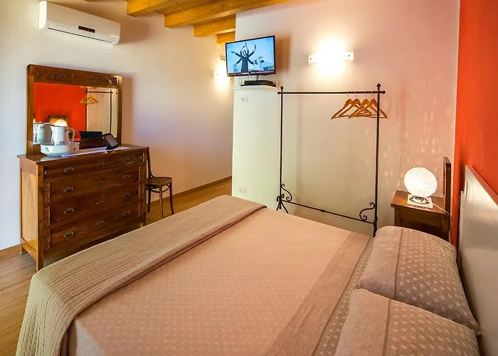 Oda ve Kahvaltı La Rubiana